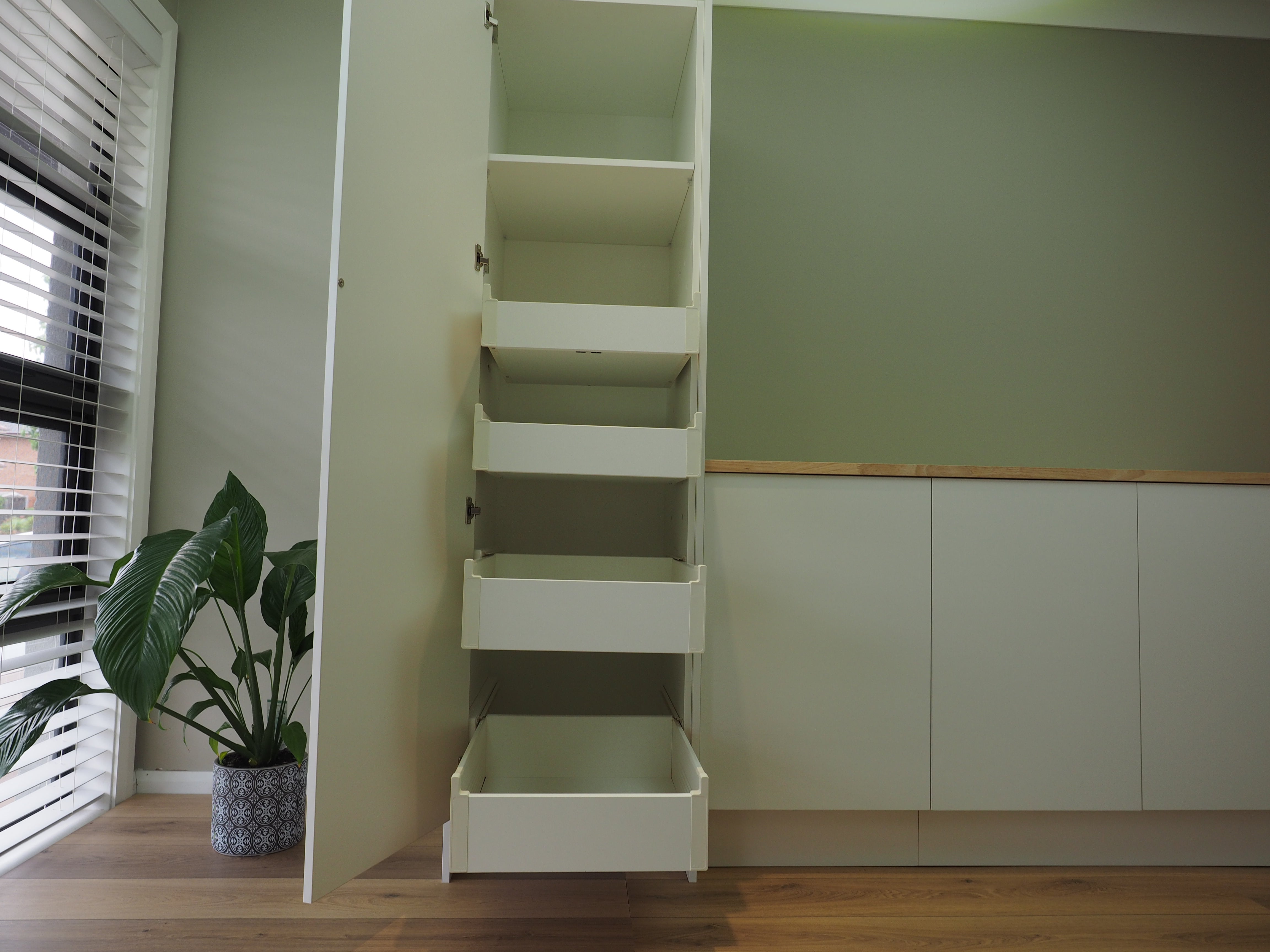 Standard Range 4D-MP2 - To suit a single door pantry between 300-600mm wide
