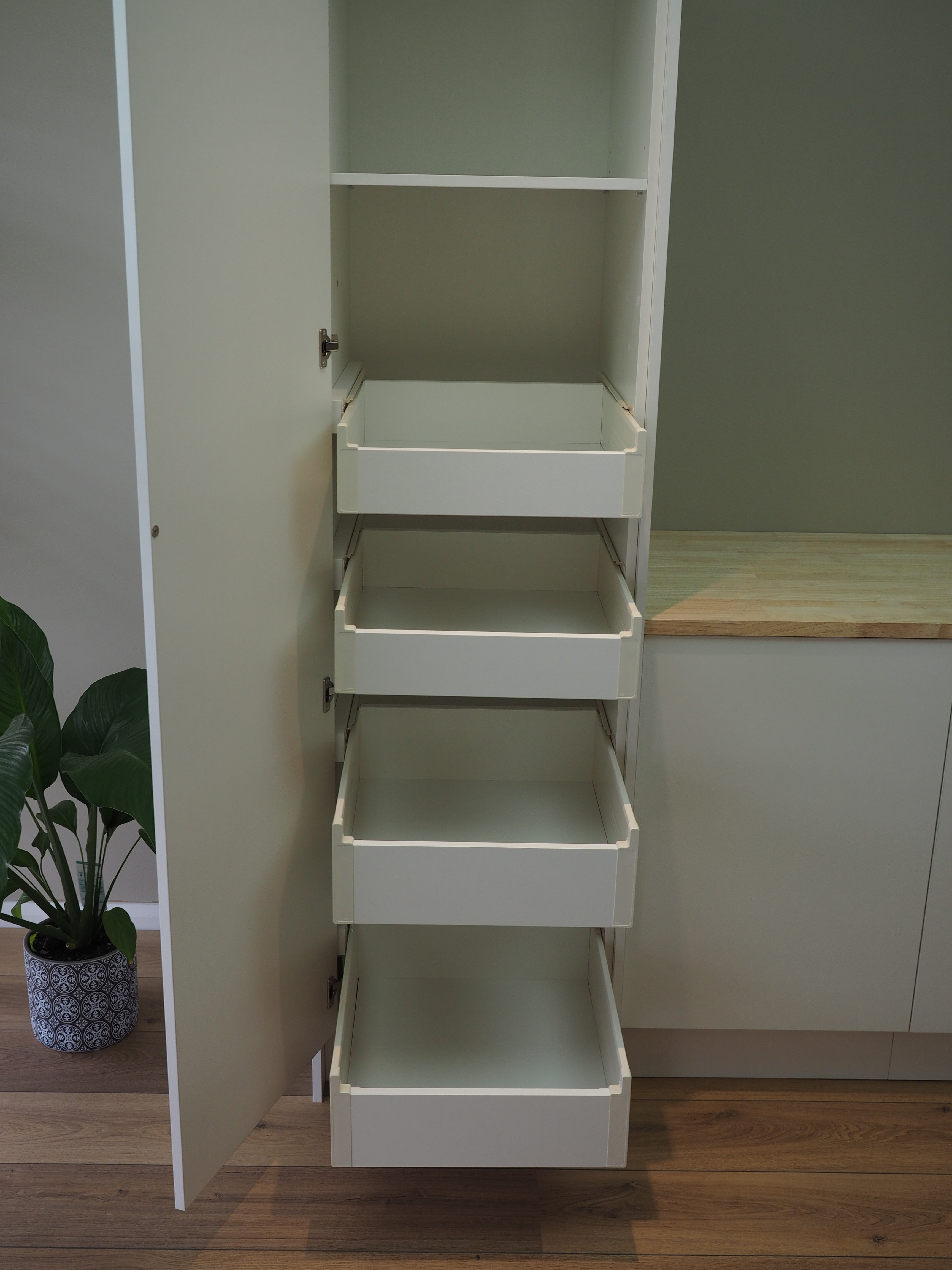 Standard Range 4D-MP2 - To suit a single door pantry between 300-600mm wide