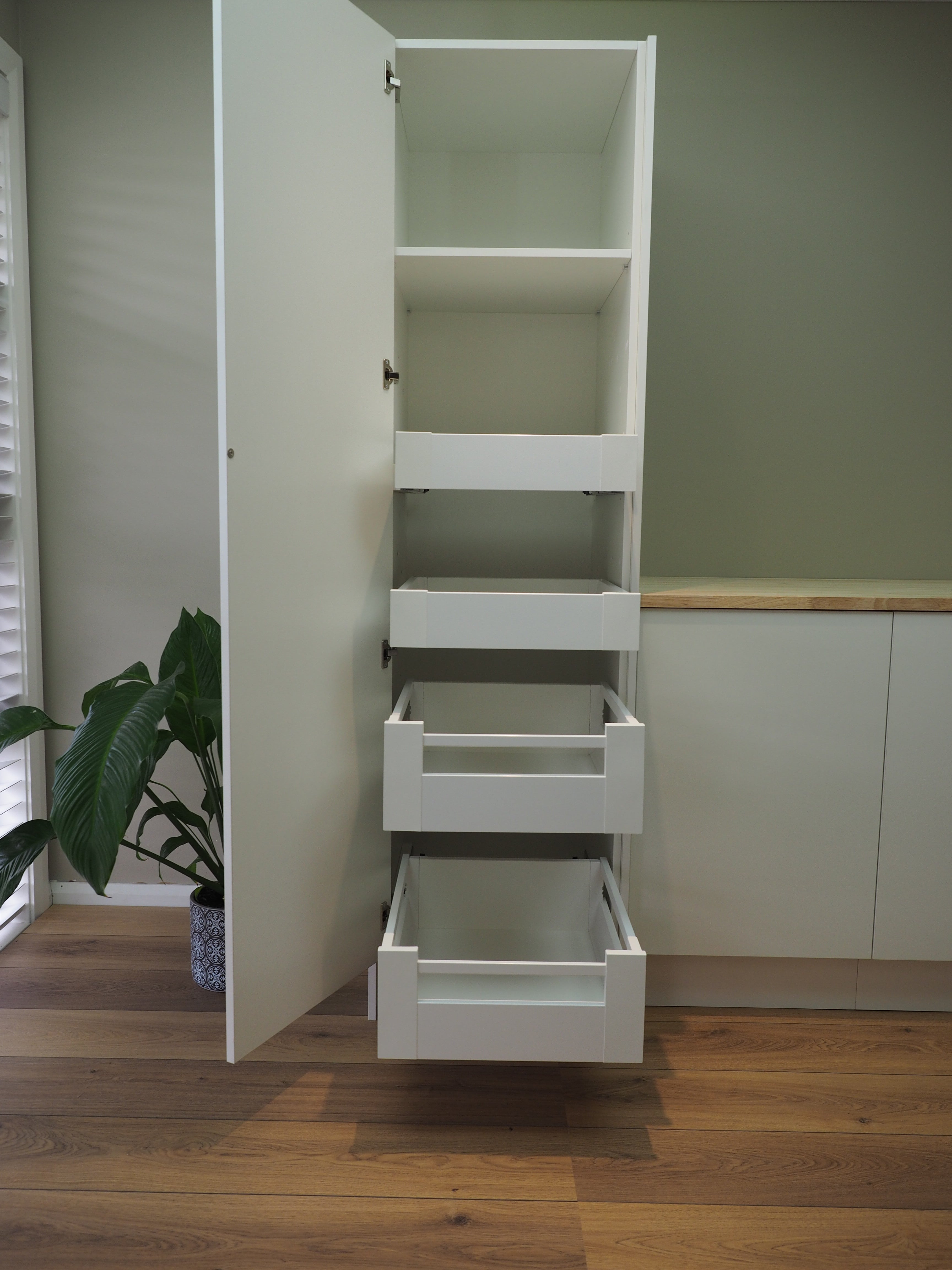 Premium Range 4D-TP2 - To suit a single door pantry between 300-600mm wide